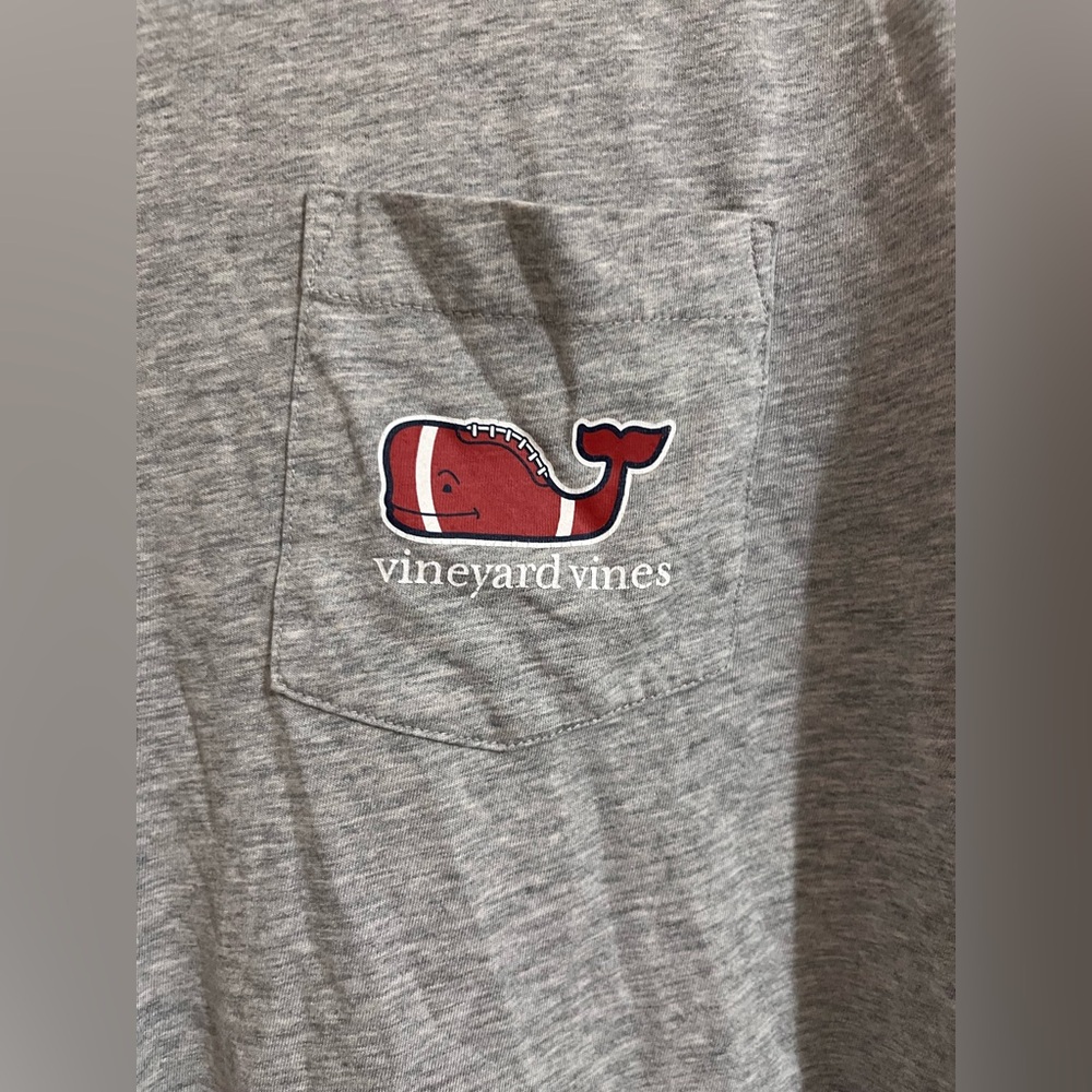 Vineyard Vines Adult XS Whale Football Gray Long Sleeve Pocket Tee Cotton Sporty - Picture 3 of 8